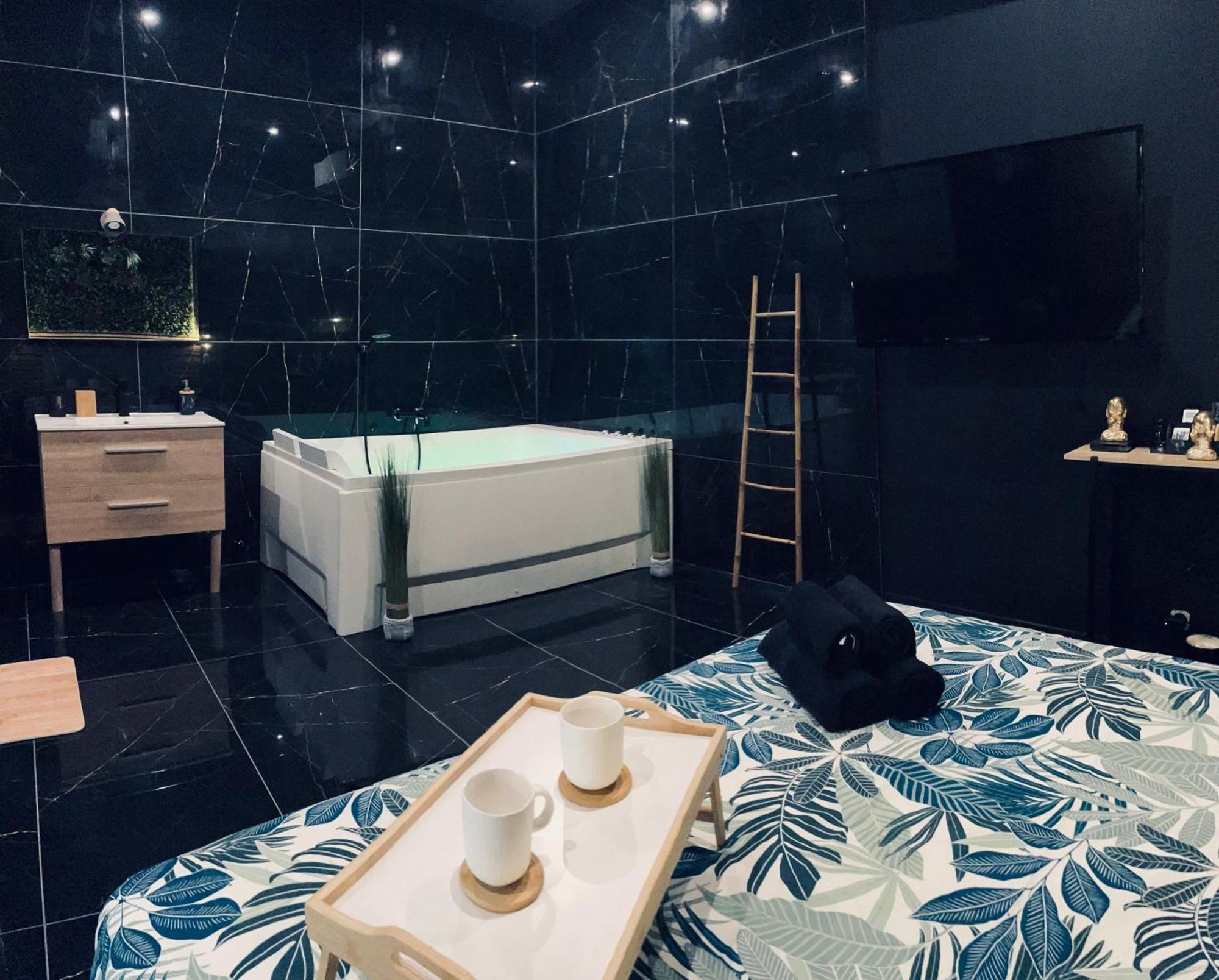 Jungle Love Room De L Hermitage ตูร์นง-โซร์-โฮน ภายนอก รูปภาพ